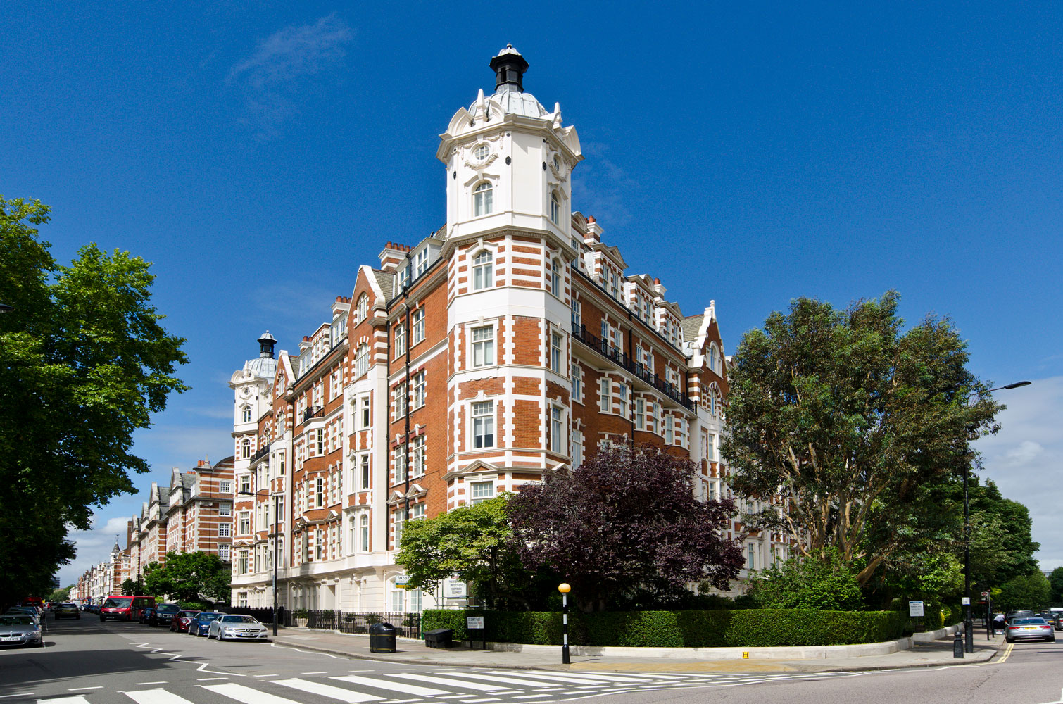 North Gate, Prince Albert Road, London, NW8